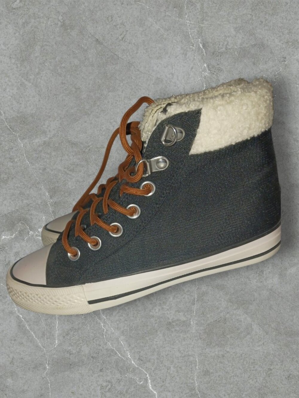 Women's Sherpa-Lined High Top Sneakers Size 6 Denim Look Lace-Up Winter Shoes
